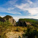 Du Point Sublime 2* Rougon