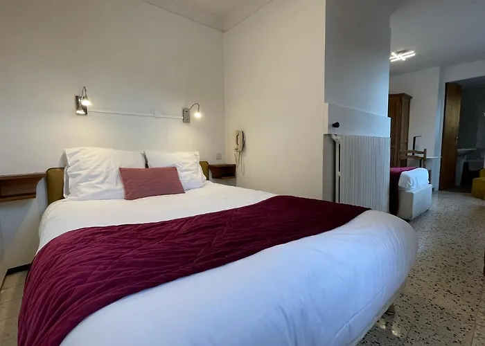 Du Point Sublime 2* Rougon